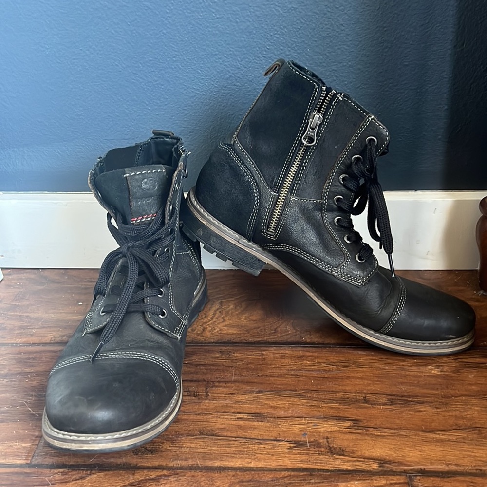 Dockers Men’s black leather boots size 10.5/45